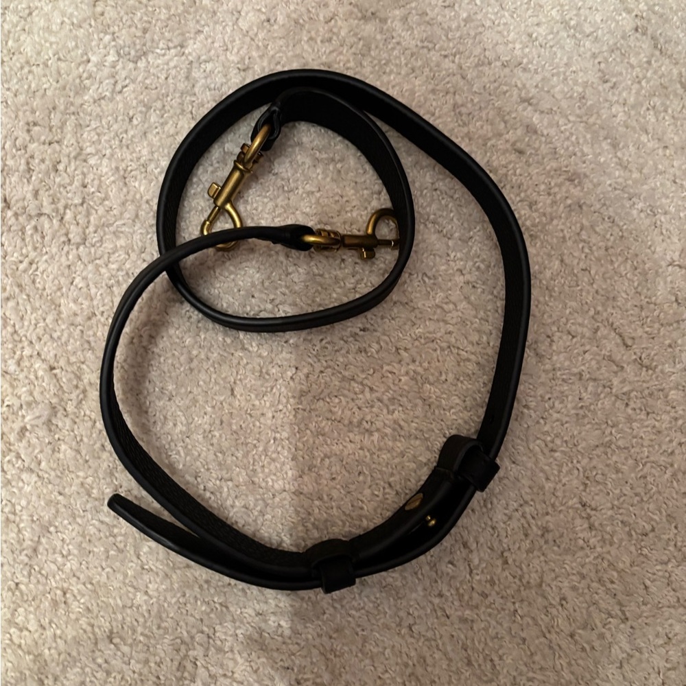 Tory Butch black purse. - Picture 9 of 11